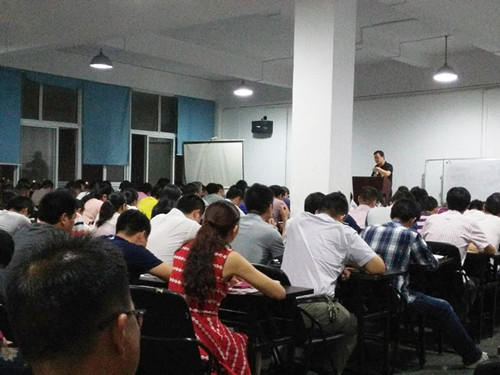 10月公司開展16年第三次全體業(yè)務(wù)員培訓(xùn)