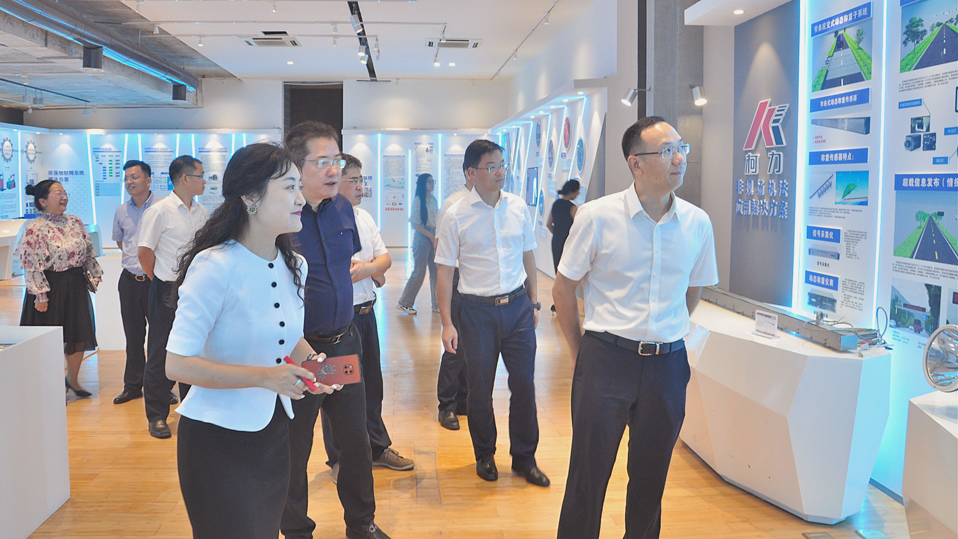 寧波市江北區(qū)委副書記、代區(qū)長許會祥一行蒞臨柯力傳感考察調(diào)研