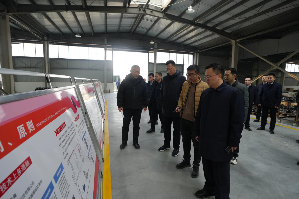 鄭州航空港區(qū)黨工委副書記、管委會主任田海濤一行蒞臨鄭州柯力產(chǎn)業(yè)園參觀調(diào)研